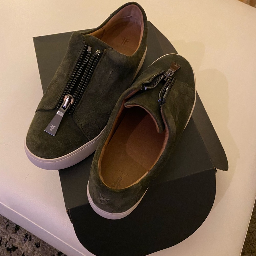 Frye- Lena Zip Low